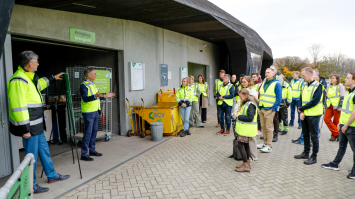 Vernieuwd Waardepunt Veenendaal feestelijk geopend door wethouder Marco Verloop 