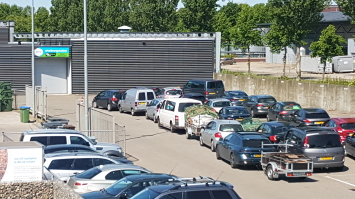 Wachtrij afvalbrengstations afgesloten om 15.30 uur